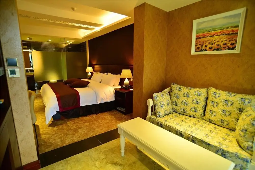 Лешан: Phoenix Lake Impression Emei Hotel