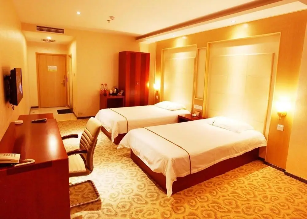 Линьи: Yishang Holiday Inn