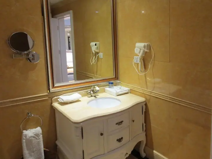 Ухань: Guangxin International Hotel