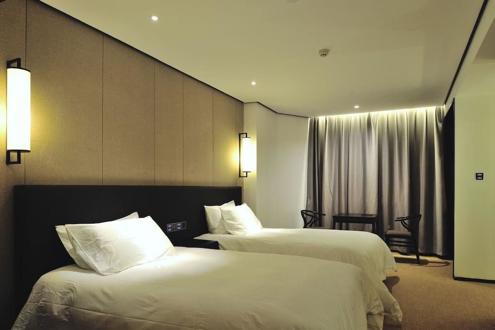 Чэнду: Emeishan International Hotel - Chengdu