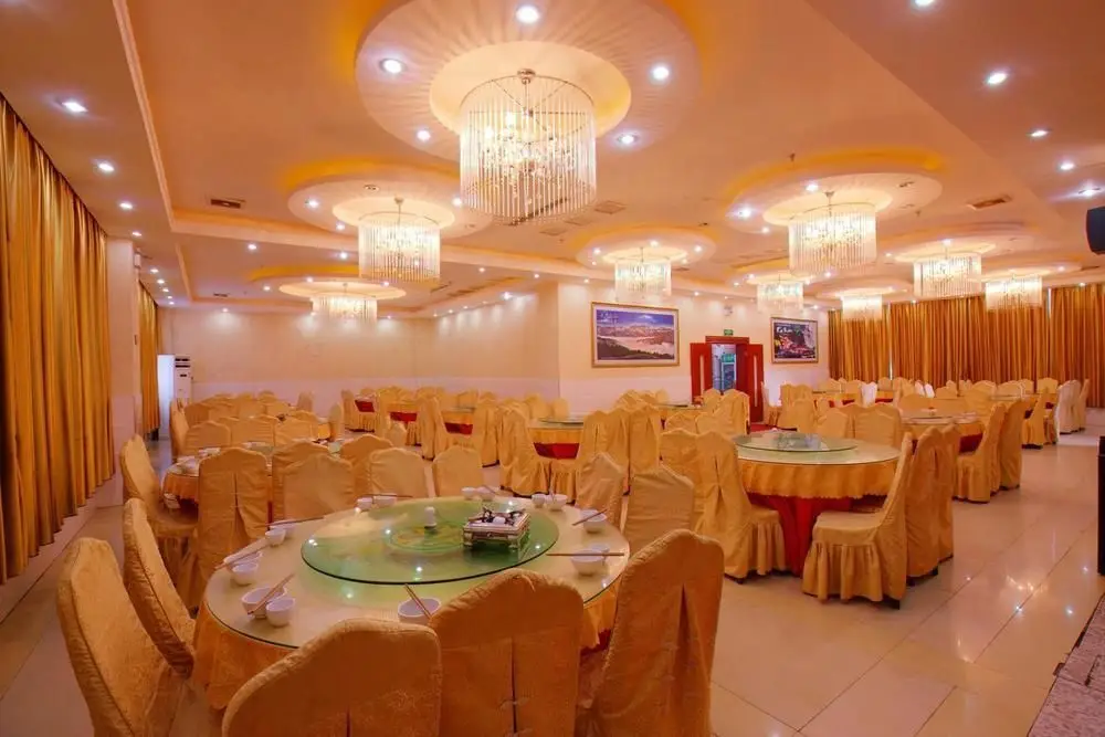 Чжанцзяцзе: Zhangjiajie Wind and Cloud Holiday Hotel