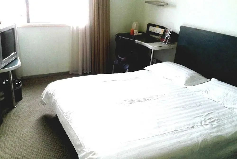 Шэньчжэнь: Motel 168