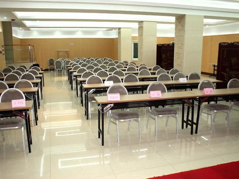 Цзинань: Hirun Jinan International