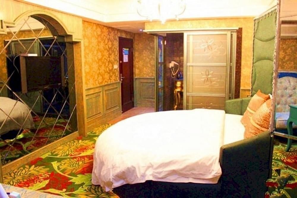 Мяньян: Golf Hotel