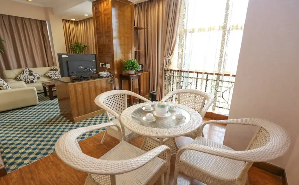 Гуанчжоу: Guangzhou Southern Airlines Pearl Business Hotel