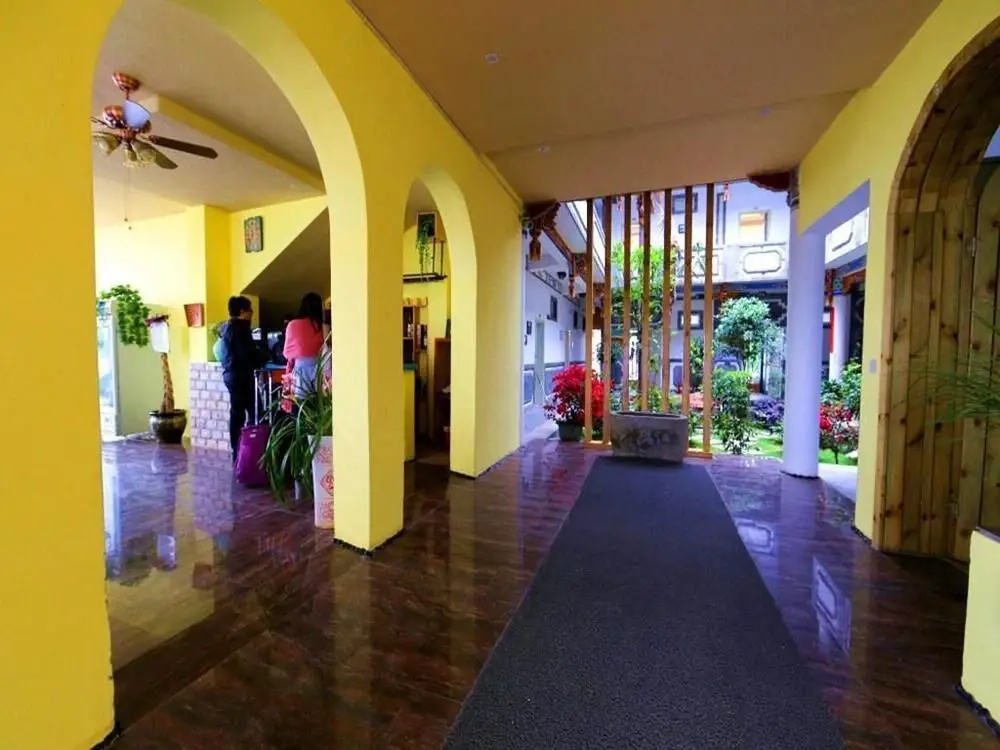Дали: Dali Harbour Plaza Holiday Inn