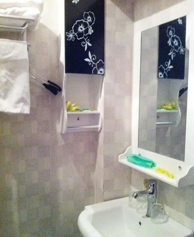 Фэньи: Qianglong Business Hotel - Maoxian