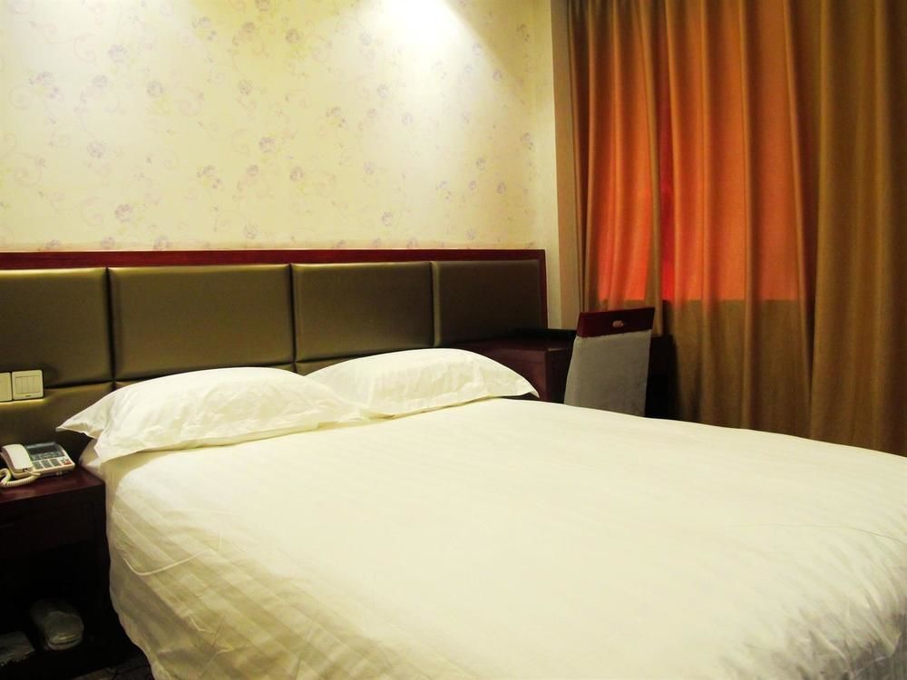 Цзясинь: Shiyi Holiday Hotel (Jiaxing Nanhu Scenic Area)