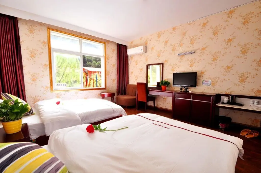 Цзючжайгоу: Jiuzhai Meijing Business Hotel