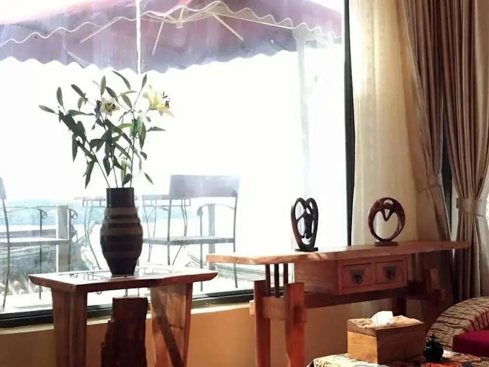 Дали: Dali Shuanglang Luna Seaview Hotel