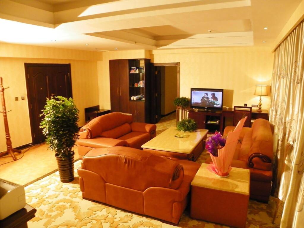 Чжунвэй: Xinhua International Hotel