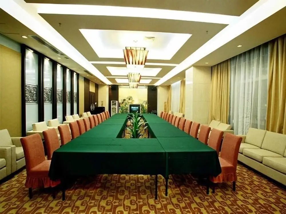 Линьи: Yijing Holiday Hotel