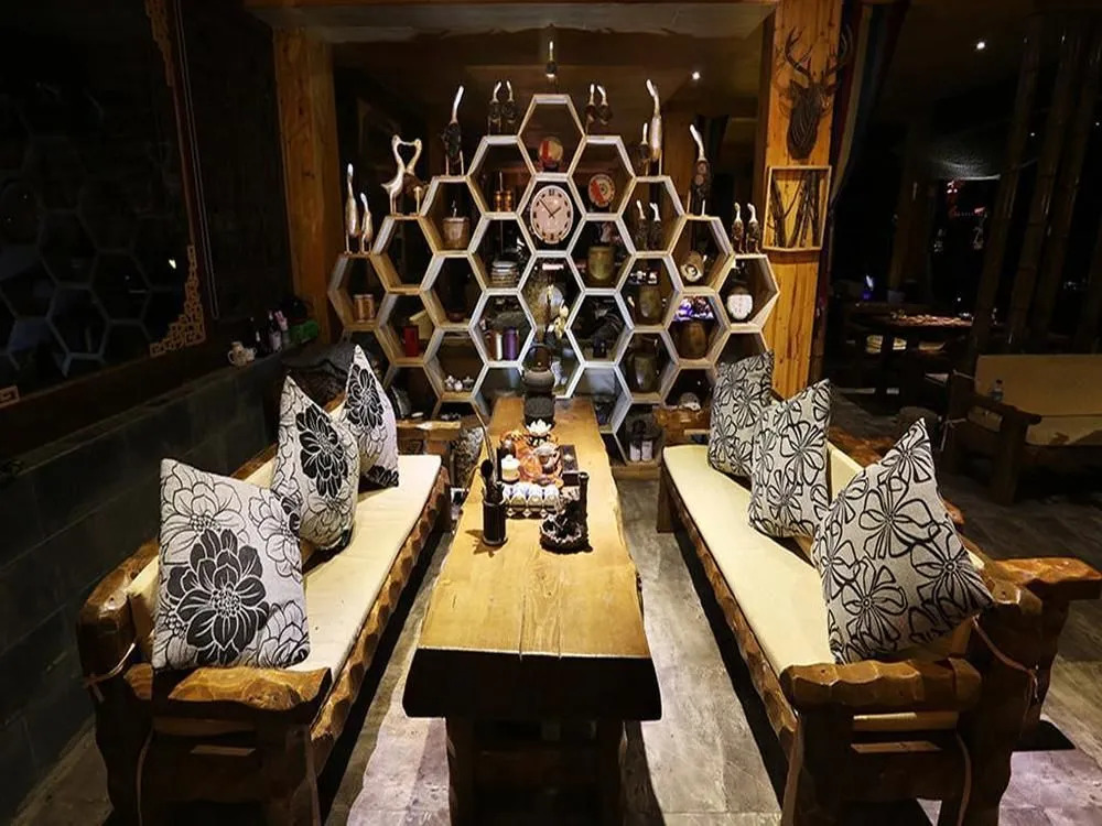Лицзян: Lugu Lake Confused Years Inn