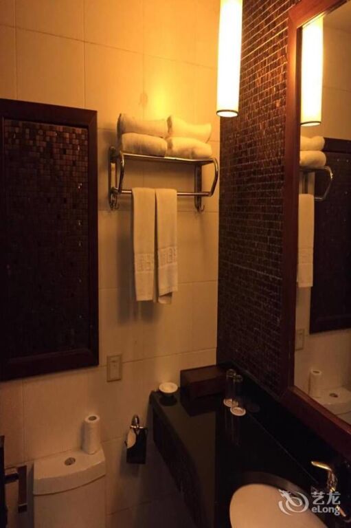 Хучжоу: Pujing Holiday Hotel - Anji