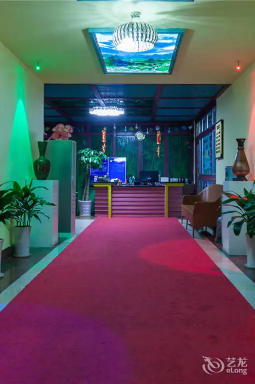 Яншо: Tingshan Guanshui Branch (Yangshuo Xijie Branch)
