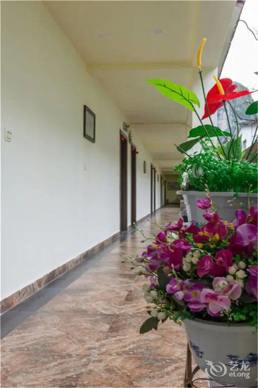 Яншо: Tingshan Guanshui Branch (Yangshuo Xijie Branch)