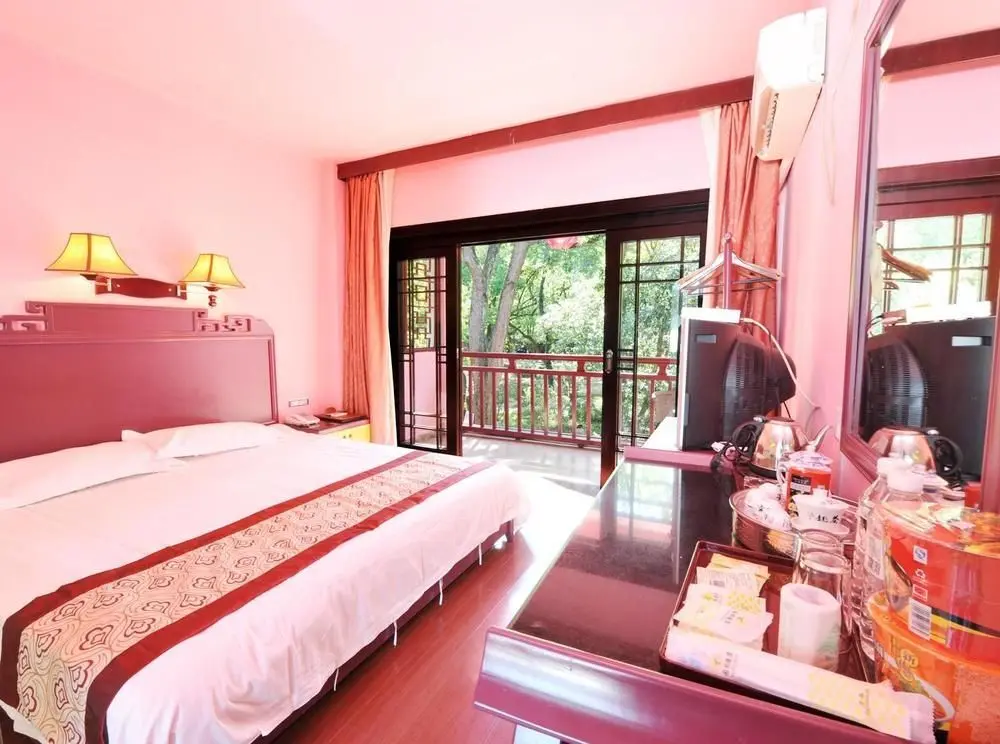 Яншо: Tingshan Guanshui Branch (Yangshuo Xijie Branch)