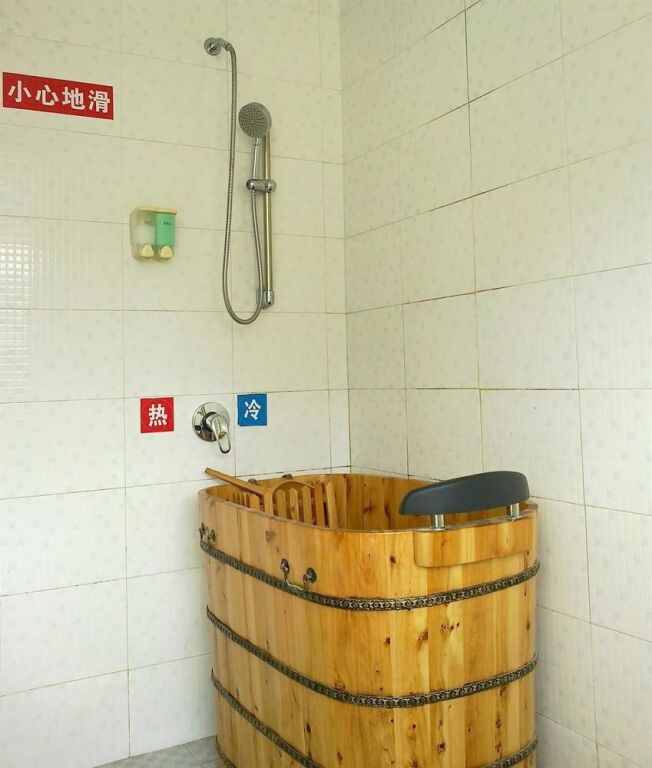 Шэньчжэнь: Urba Jinxiang Hotel (Baoti Subway Women and Children Store)