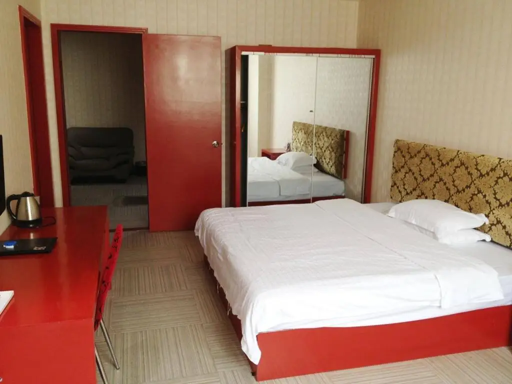 Шэньчжэнь: Urba Jinxiang Hotel (Baoti Subway Women and Children Store)