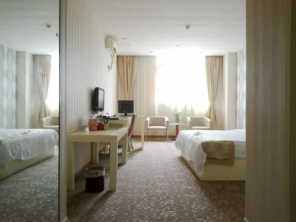 Шэньчжэнь: Urba Jinxiang Hotel (Baoti Subway Women and Children Store)