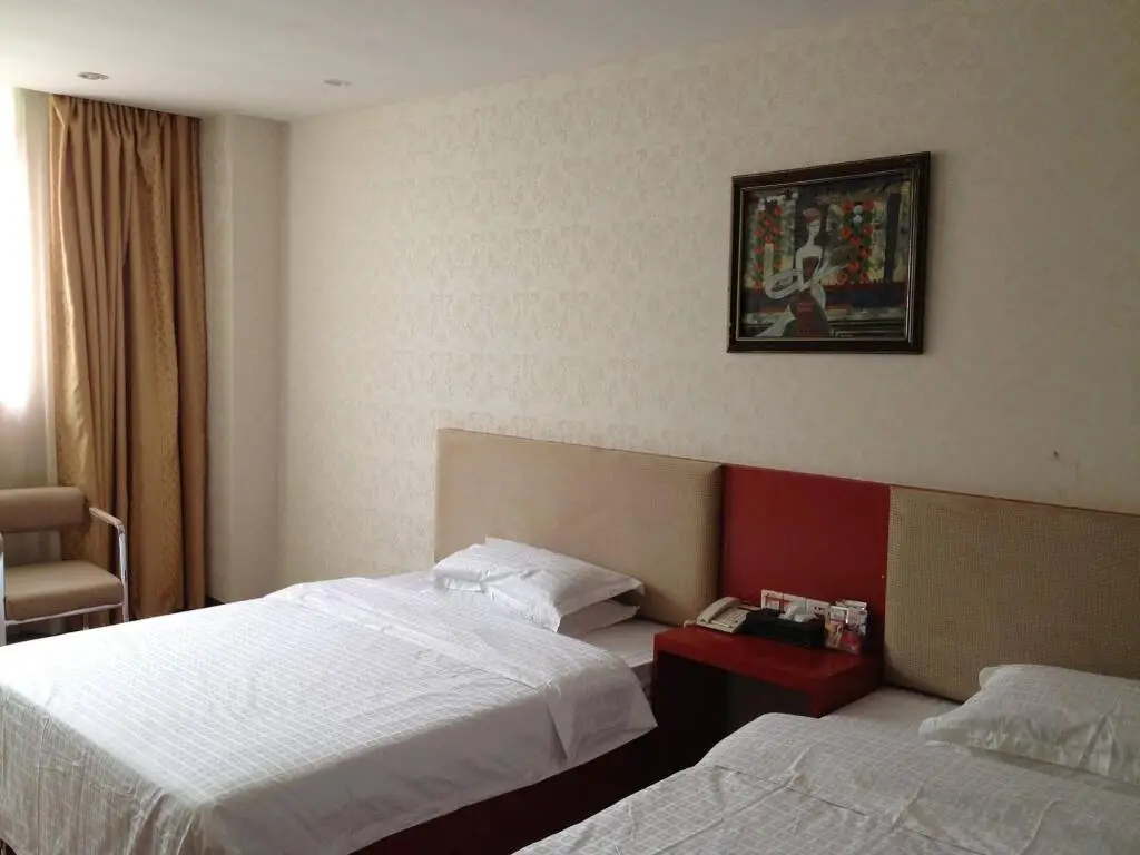 Шэньчжэнь: Urba Jinxiang Hotel (Baoti Subway Women and Children Store)