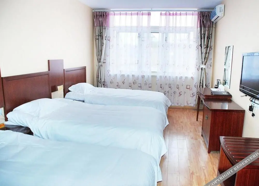 Циндао: The Sea East Hotel