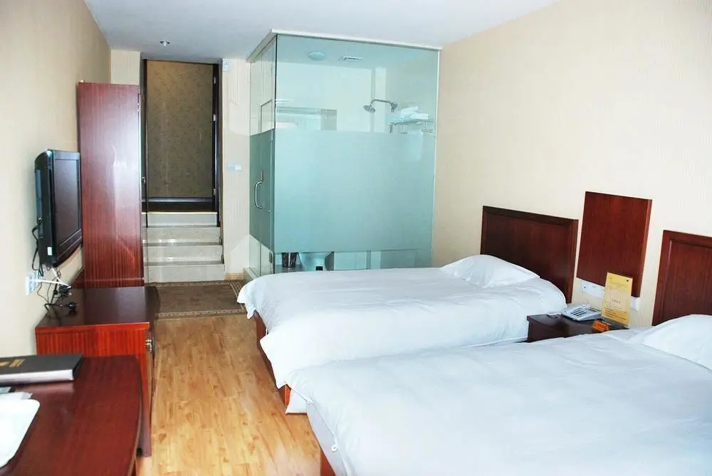 Циндао: The Sea East Hotel