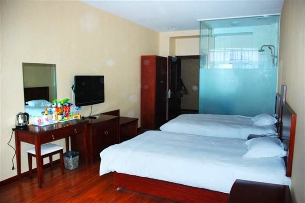 Циндао: The Sea East Hotel