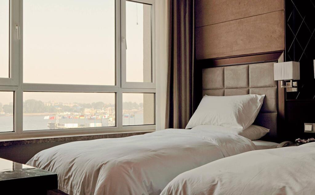 Даньдун: Dandong Riverside International Hotel
