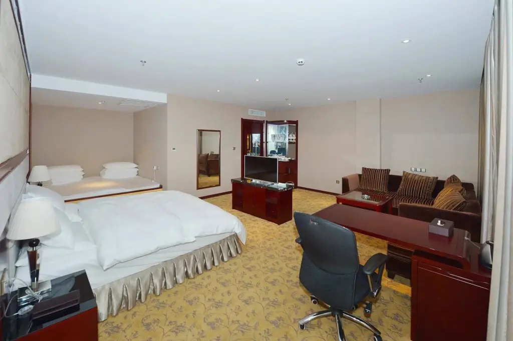 Даньдун: Dandong Riverside International Hotel