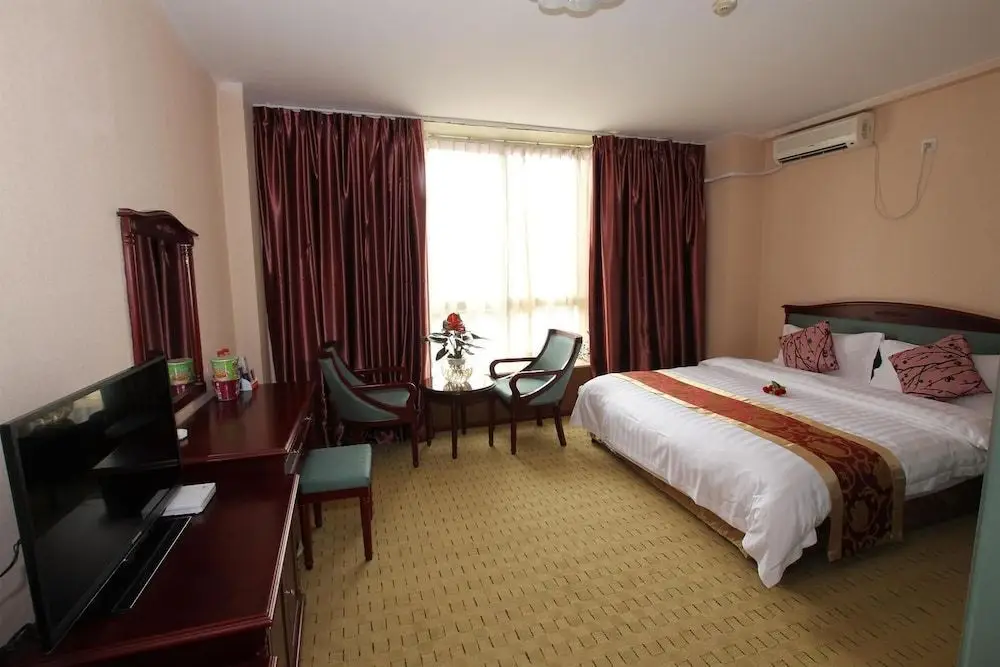Чэнду: Super 8 Hotel Chengdu Chadianzi Branch