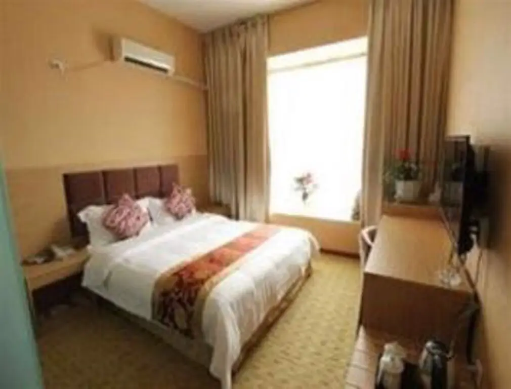 Чэнду: Super 8 Hotel Chengdu Chadianzi Branch