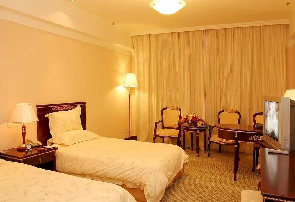 Яньтай: Yantai New Era Hotel