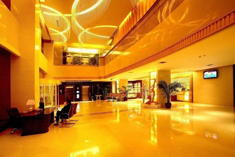 New Century Hotel — фото 1