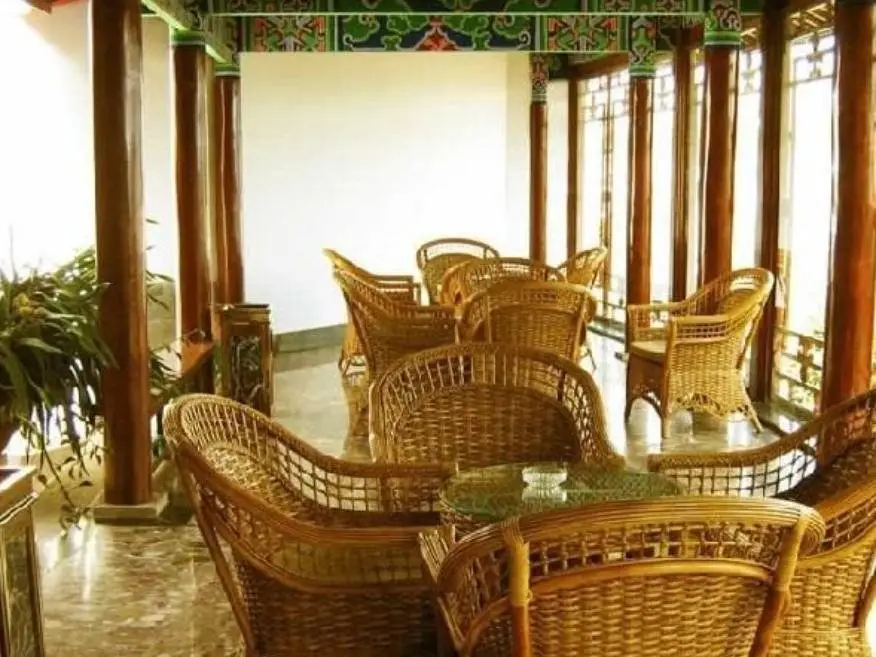 Lijiang Old Town Castle Hotel — фото 1