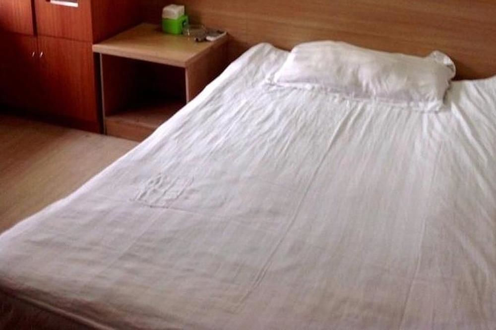 Шанхай: Huizhongyi Business Hotel