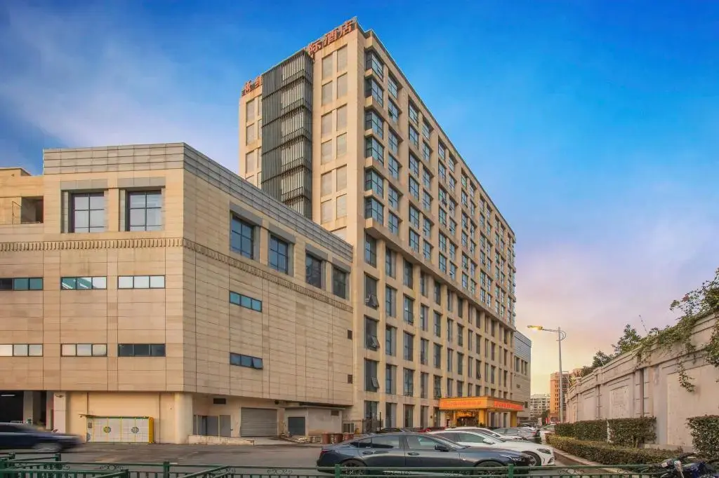 Шанхай: Vienna Hotel Shanghai Hongqiao Airport Caobao Road
