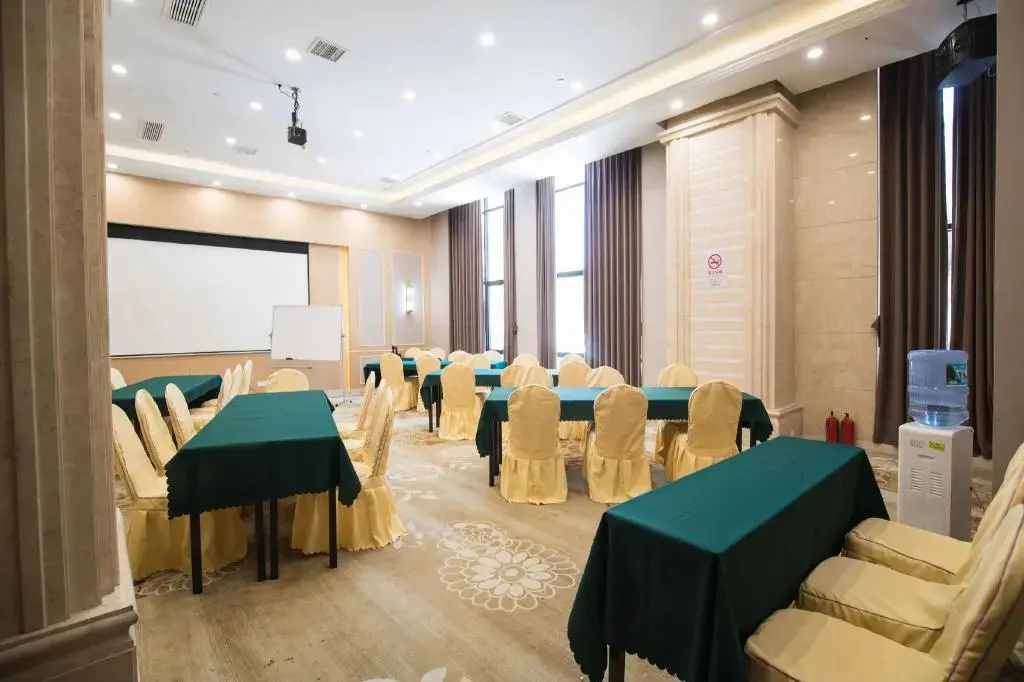Шанхай: Vienna Hotel Shanghai Hongqiao Airport Caobao Road
