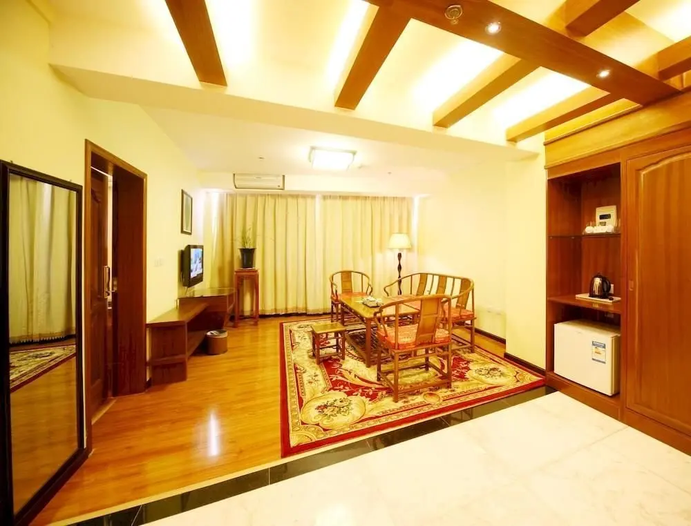 Баошань: Tengchong Shun Xing Business Hotel