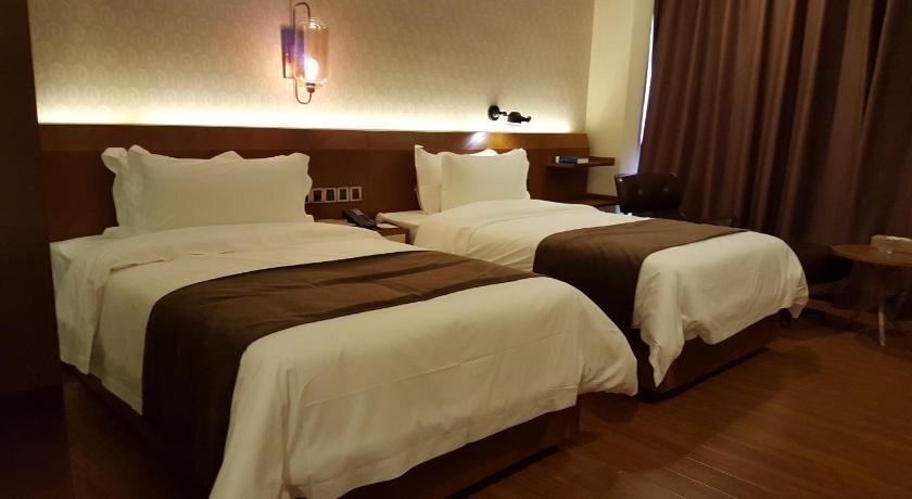 Чэндэ: Jiahua Business Hotel Chengde