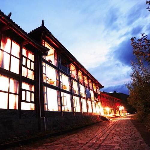 Лицзян: Lijiang Lugu Lake Nv'er Garden Hotel