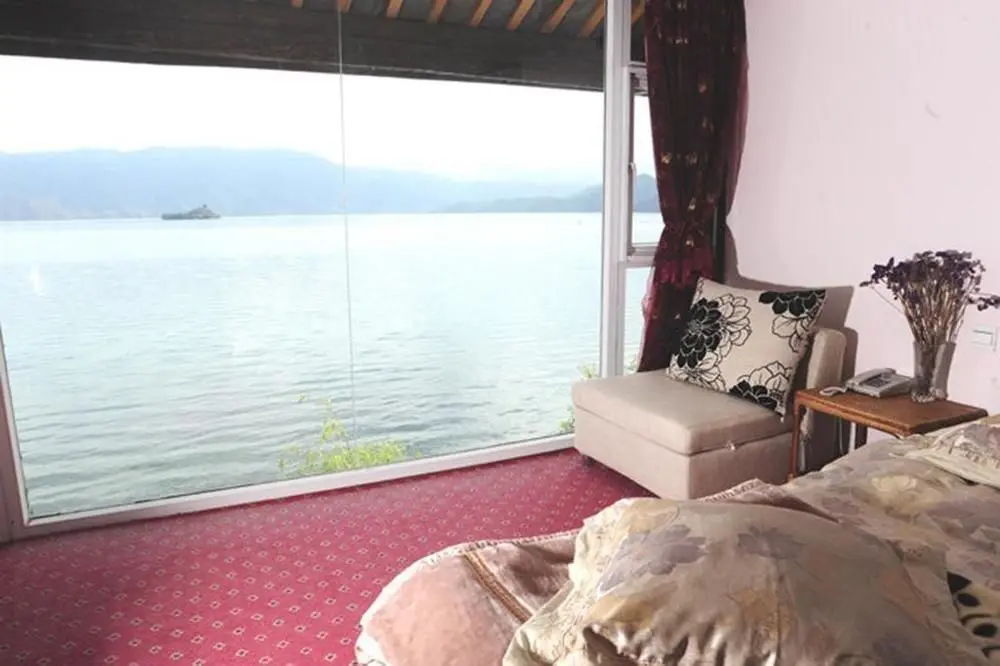 Лицзян: Lijiang Lugu Lake Nv'er Garden Hotel