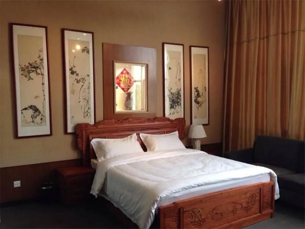 Куньмин: Dianchi Jinya Restaurant