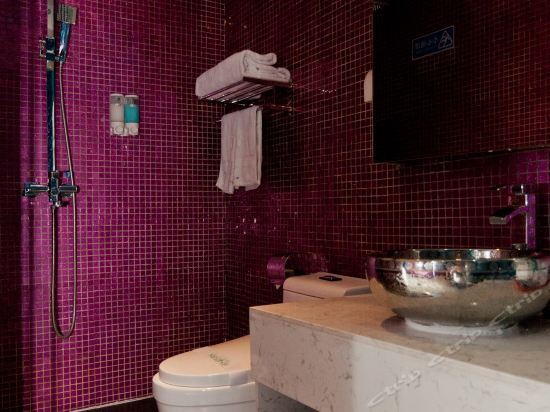 Дунъин: Yuhao Theme Hotel (Dongying Baolong City Plaza)