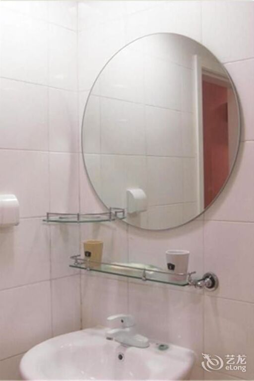 Циндао: Home Inn Qingdao Sifang Coach Terminal Hangzhou Road