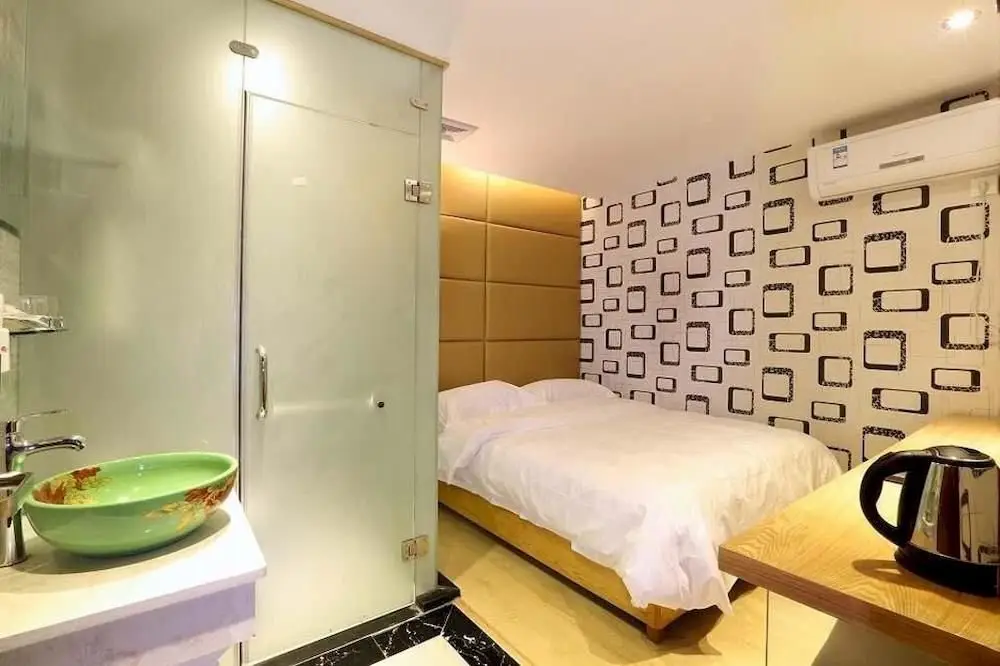 Цзюцзян: Lushang Tianjie Quick Hotel