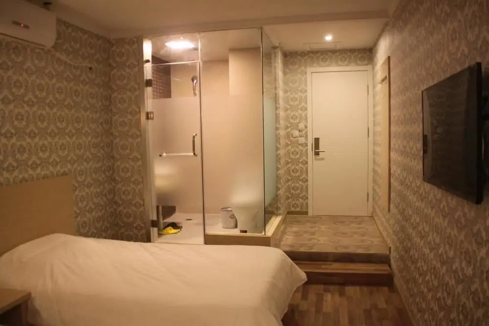 Ruolang Holiday Inn Licang Wanda — фото 1