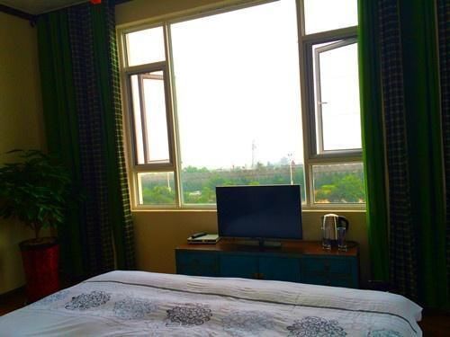 Дали: Dali Yuehai Shanqi Inn