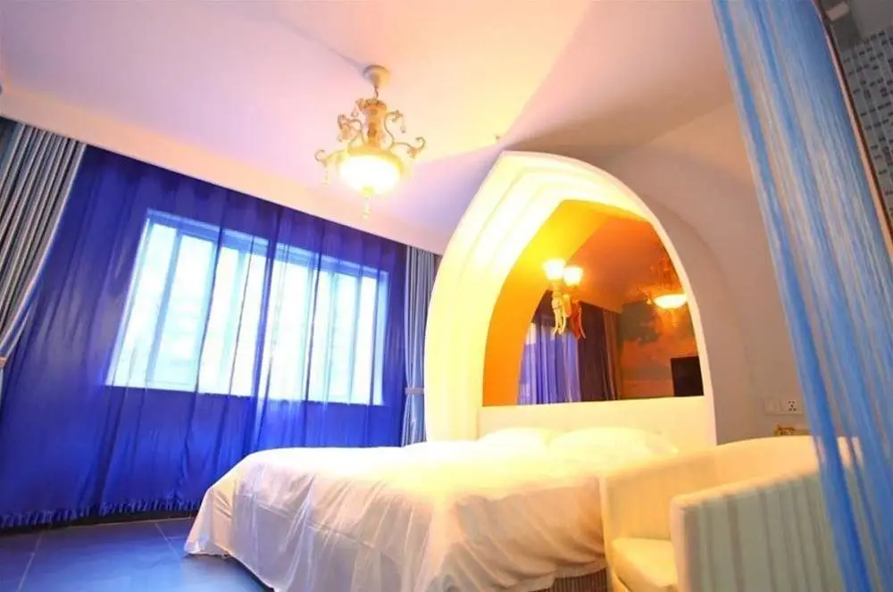Сюйчжоу: Love In A Fallen City Theme Hotel