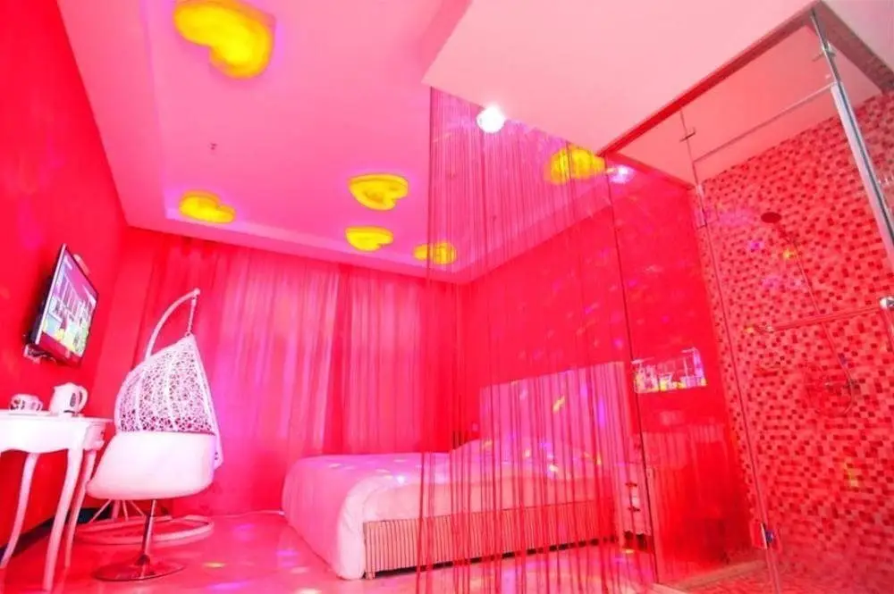 Сюйчжоу: Love In A Fallen City Theme Hotel